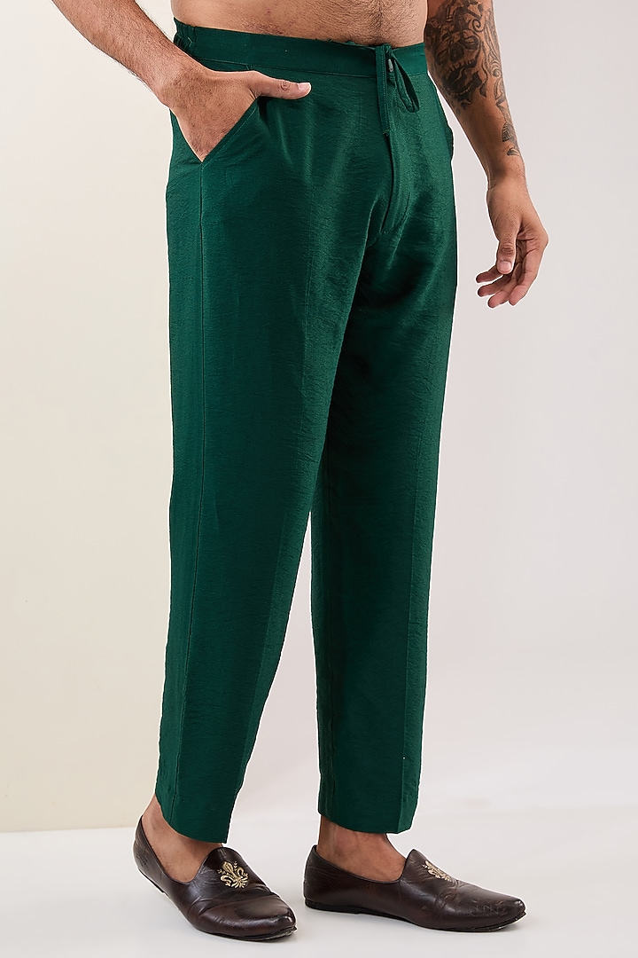 Emerald Green Bandhani Zari & Sequins Embroidered Kurta Set by Rabani & Rakha Men at Pernia's Pop Up Shop